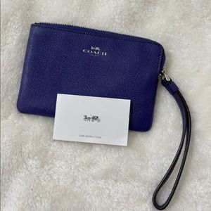 💜 COACH PURPLE ZIP WRISTLET 💜